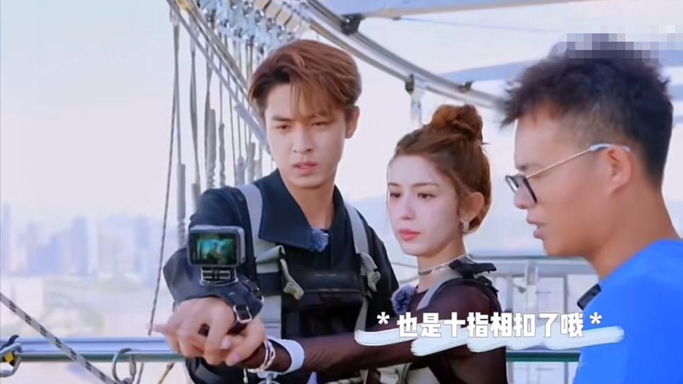 哈尼克孜28岁：从“玉女”跌落“蜡烛门”，背后隐藏了哪些真相？