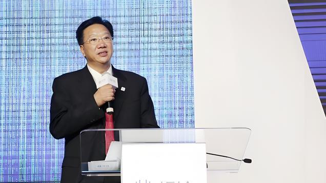 郑家内地媳妇身份曝光，原建行副行长黄毅之女，刚结婚父亲就去世