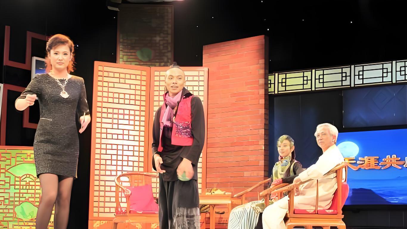 桑晨：别光看李红了，难道我的高跟鞋造型不好看吗？