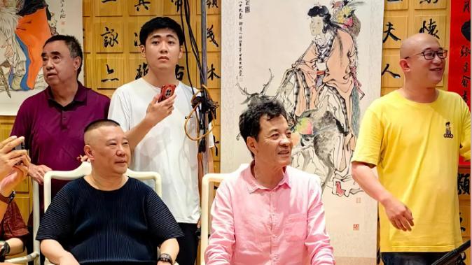 相声泰斗马志明80大寿，郭德纲座上宾到场祝贺，杨家人缺席遭口舌