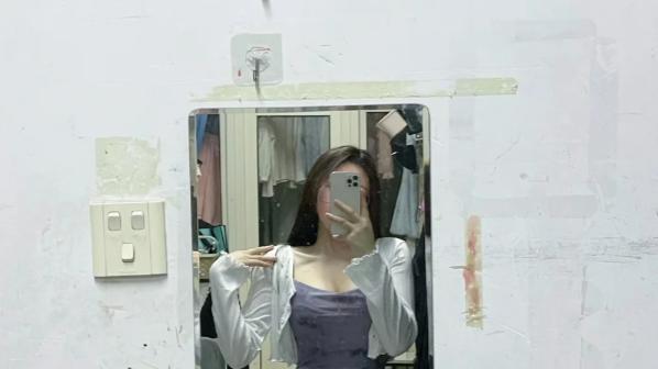 女大学生宿舍“做生意”，导致频频扣分，辅导员：客流量太大了