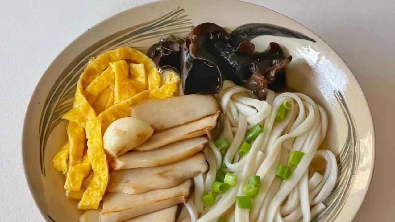 中伏要吃面，7月25日中伏，分享6种家常面条，营养美味，爽滑劲道