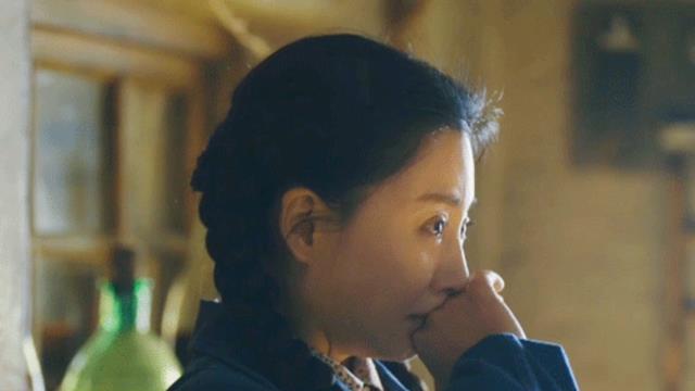 殷桃深夜发文，戳穿赵丽颖的真正实力，飞天奖秒变“烫手山芋”！