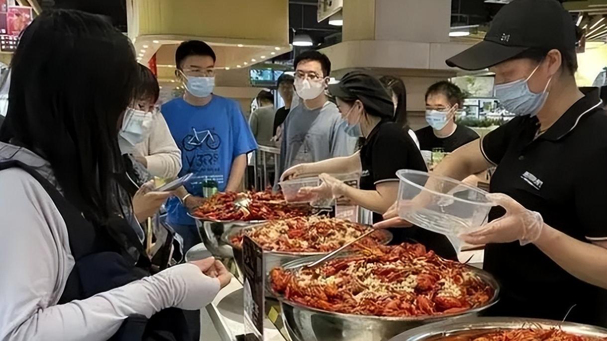 “甄嬛他爸都没受过这罪”，在韩留学生晒食堂餐，评论区太精彩