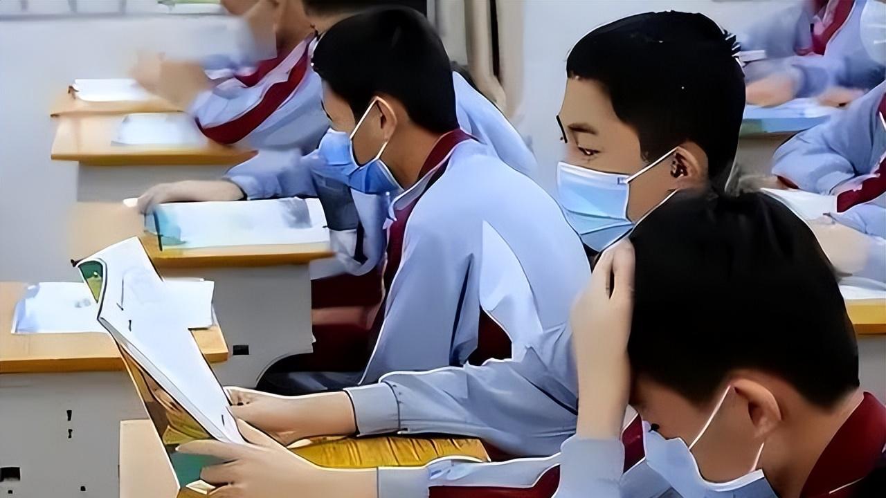 初中学生被要求签“放弃中考”，反应过来后大哭，家长骑虎难下
