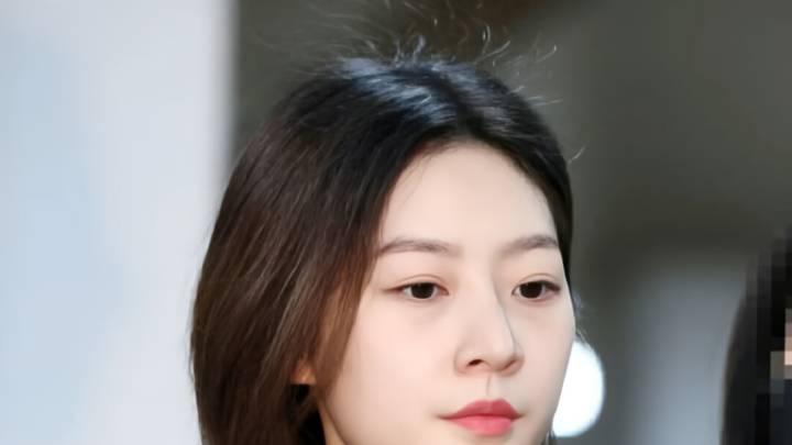 金赛纶因酒驾退圈，1年后发与金秀贤贴脸照引猜疑，理由让人无语