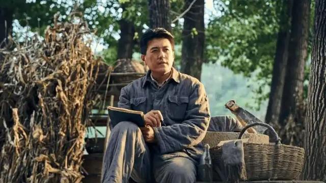 总局收视榜：《小巷人家》被吊打，《宿敌》第三，第一实至名归