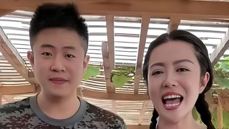 关思慧谈王小利李琳没参加她婚礼的原因，如此解释属实有些牵强