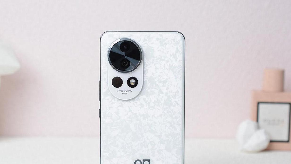 华为终于妥协，麒麟芯+卫星通信+256GB突降1050元，鸿蒙OS+100W