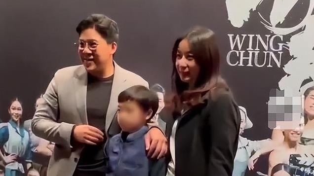 香港这天，莫文蔚自然老去，洪金宝瘦了好多，郭晶晶夫妇带娃追星