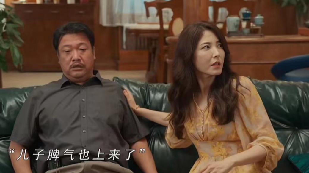 当44岁贾冰和47岁曾黎演夫妻，二人一同框，画面就尴尬了