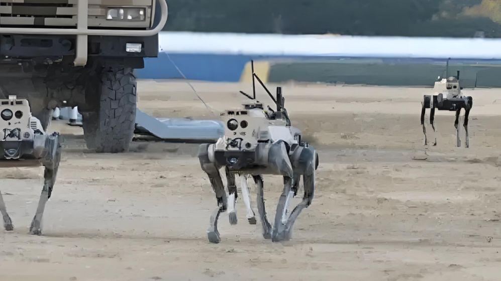 珠海航展的两个细节让我是深有感触，美国已经没有和中国比了