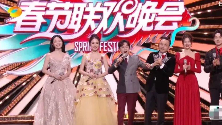 湖南这一夜，何炅失误汪涵沈梦辰状态差，不配有姓名的她挑了大梁