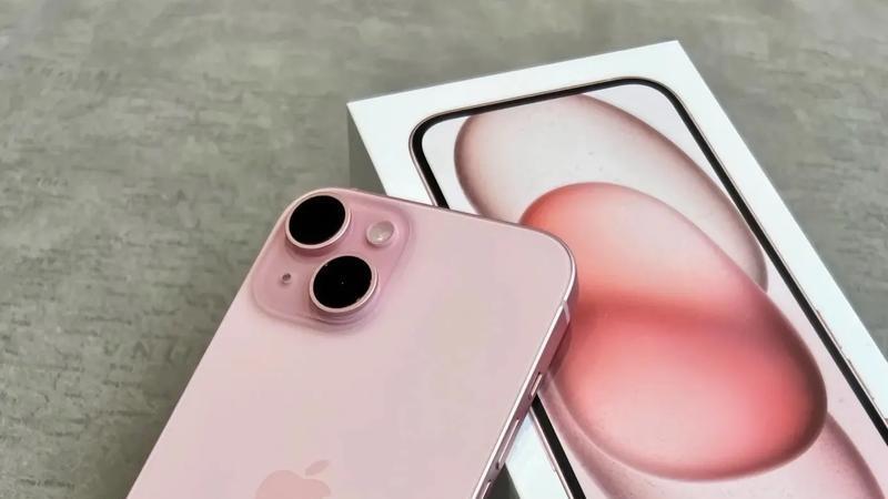 iPhone16热销，iPhone 15被迫清仓，售价至新低！
