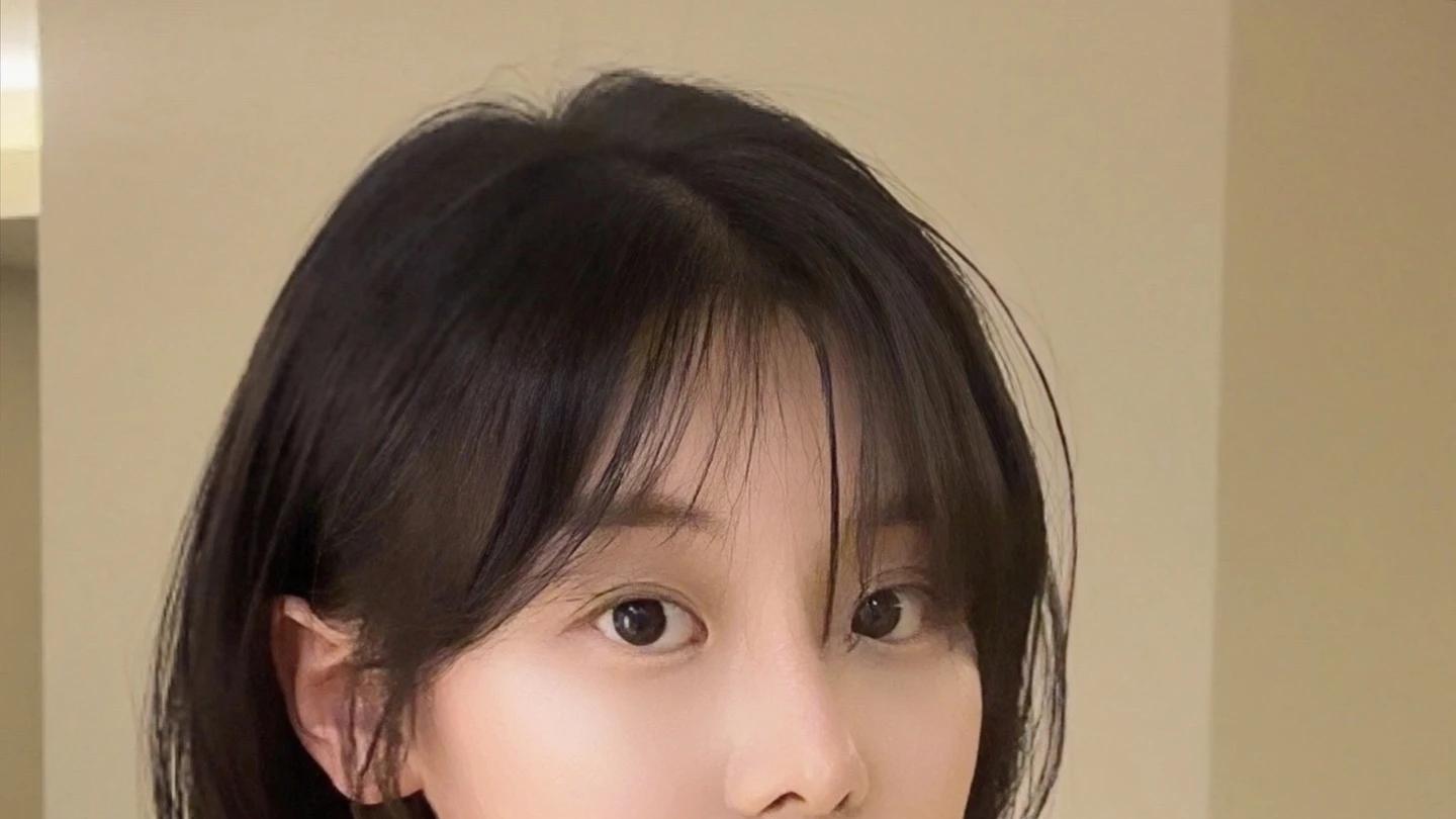 2024挂耳饱满短发：精致时尚，头型修饰的新宠