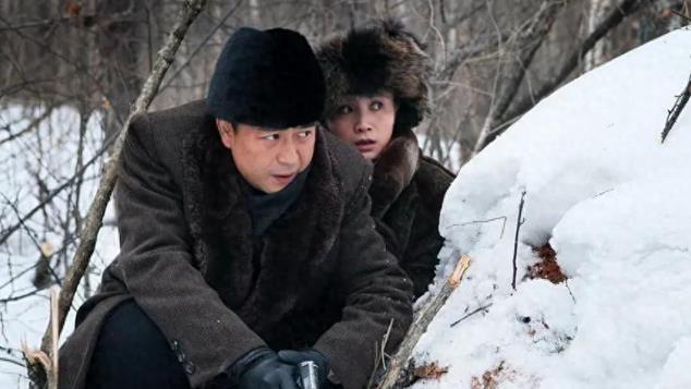 同样是演“周乙”，将于和伟跟张嘉益放一起，两者差距一目了然