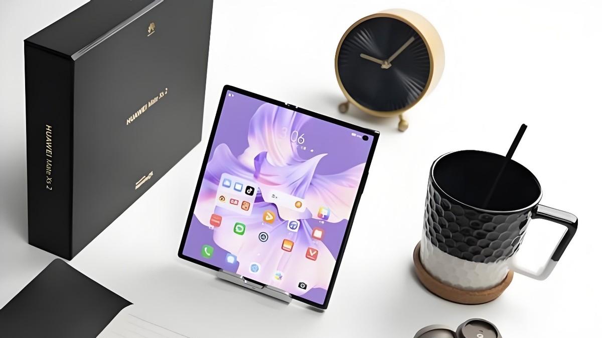 从12999元跌至4500元，折叠屏+北斗卫星+鸿蒙OS，售价更加亲民了