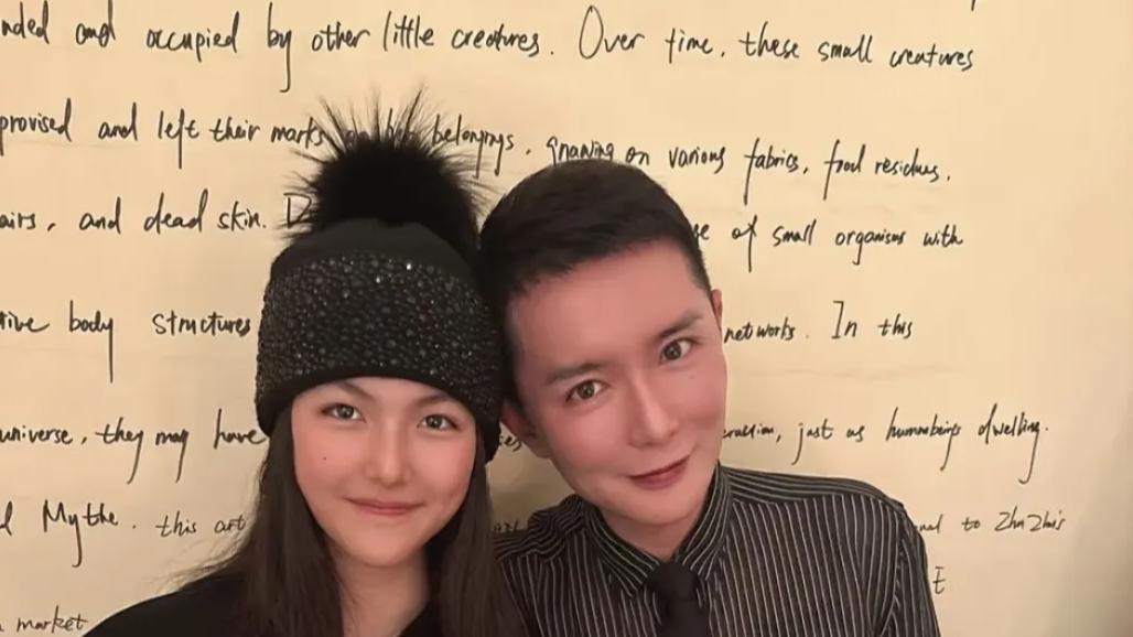 37岁刘亦菲现身王诗龄豪宅聚会，穿紧身瑜伽服身材火辣，网友：羡慕说累了！