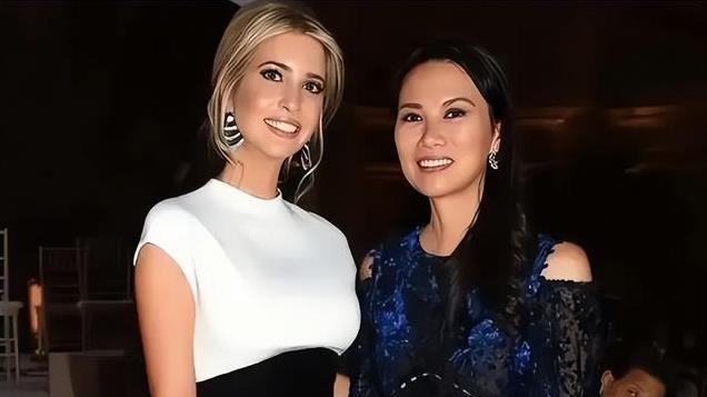 55岁邓文迪携男友亮相，依偎在小26岁的小鲜肉怀中，嫩的像少女