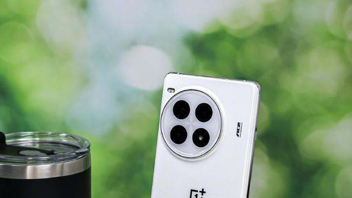 骁龙8至尊白菜价？一加Ace 5系列曝光，剑指红米K80系列