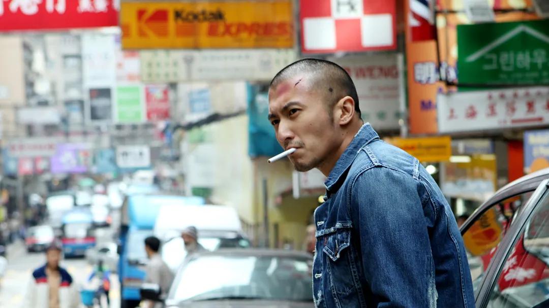 1999年，谢霆锋和郑伊健这张合影，看哭了