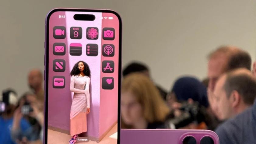 苹果华为同日开卖：MateXT加价3万，iPhone16破发