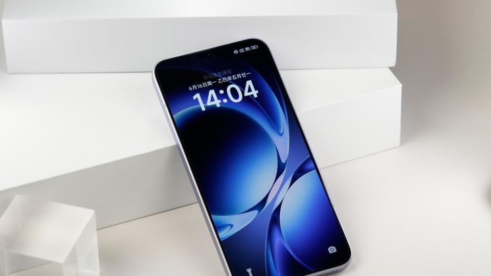 手機行業誕生“新爆款”，4小時斬獲銷量冠軍，7410mAh+16GB+1TB