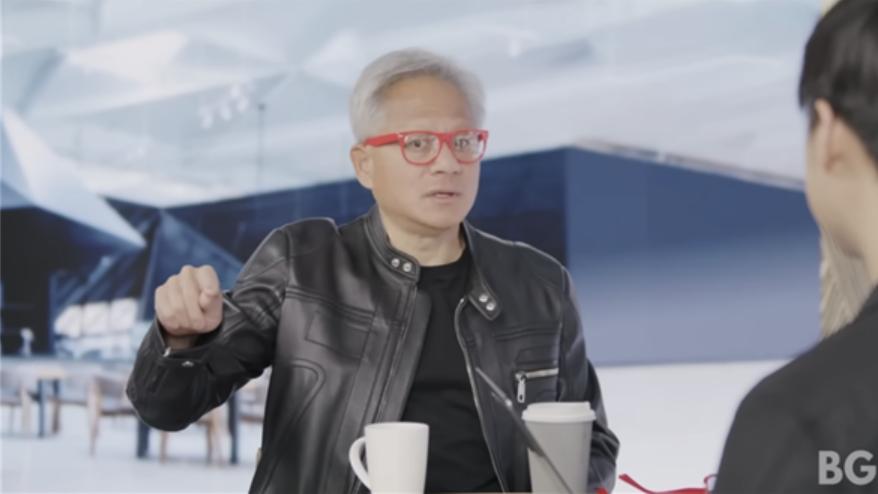 黄仁勋最新访谈：没人需要原子弹，但人人都需要人工智能！