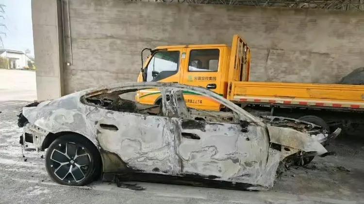 SU7事故發(fā)生后，小米官方為什么不聯(lián)系家屬？小米汽車回應(yīng)