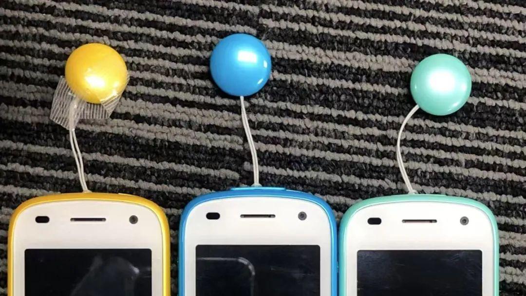 60元的“洋垃圾”小屏手机，支持4G全网通，还带儿童警笛功能