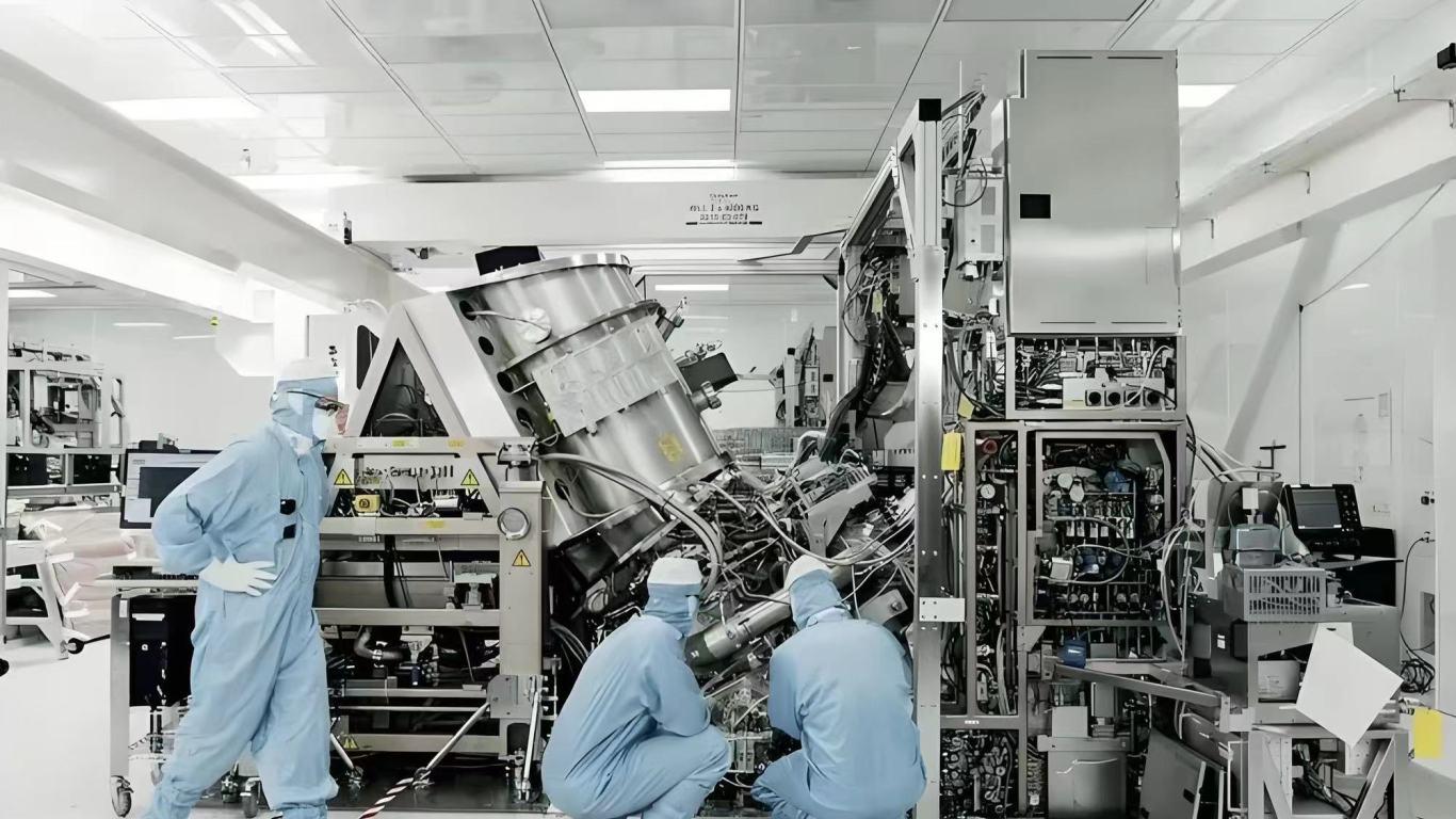 芯片行业迎来里程碑：国内首台大芯片光刻机交付，星空科技引领技术创新！