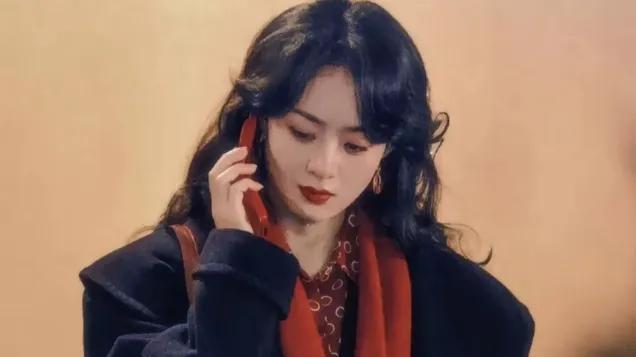 和周迅互撕20年后，李冰冰终于捧红了“亲闺女”：还是她狠！