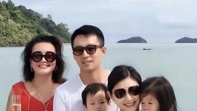 陈岚谴责S家族迷之行为，汪小菲正式起诉抖音，律师反劝他要冷静