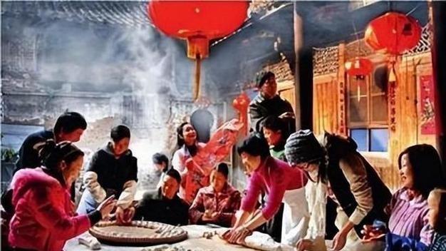 2025央视春晚首次彩排，看了到场明星，网友泪目：有他在收视稳了