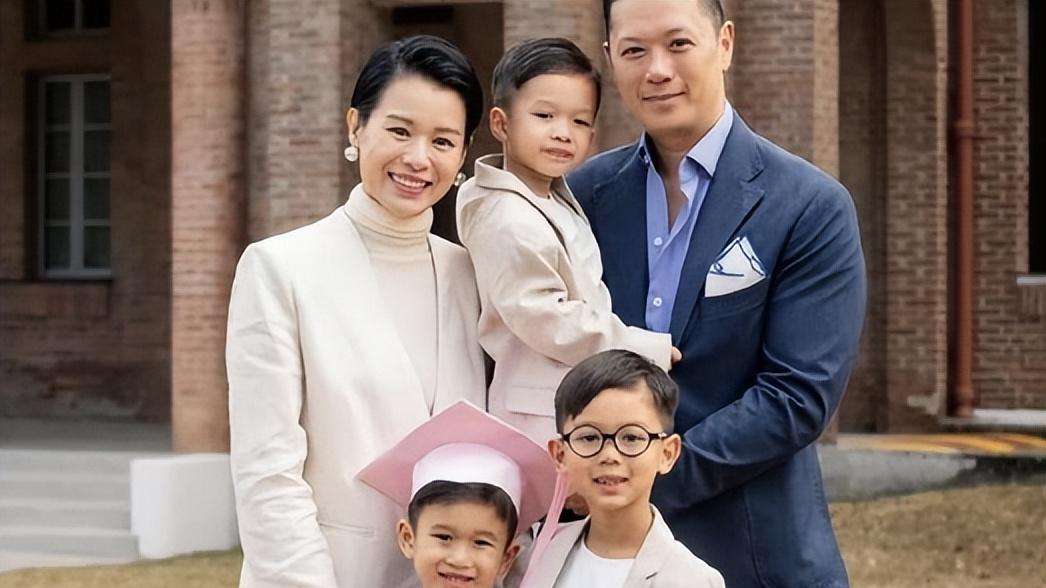 那英老公否认婚内出轨！自曝陌生美女身份，揭为何携她同回豪宅内情