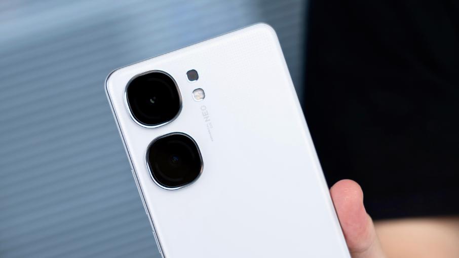 性能超越Mate 70，售价不到一半，这款骁龙8Gen3手机值得买