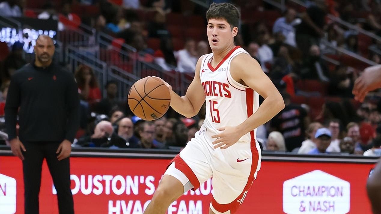 火箭险胜独行侠，赛后球员评分，申京阿门高分，谢泼德最低