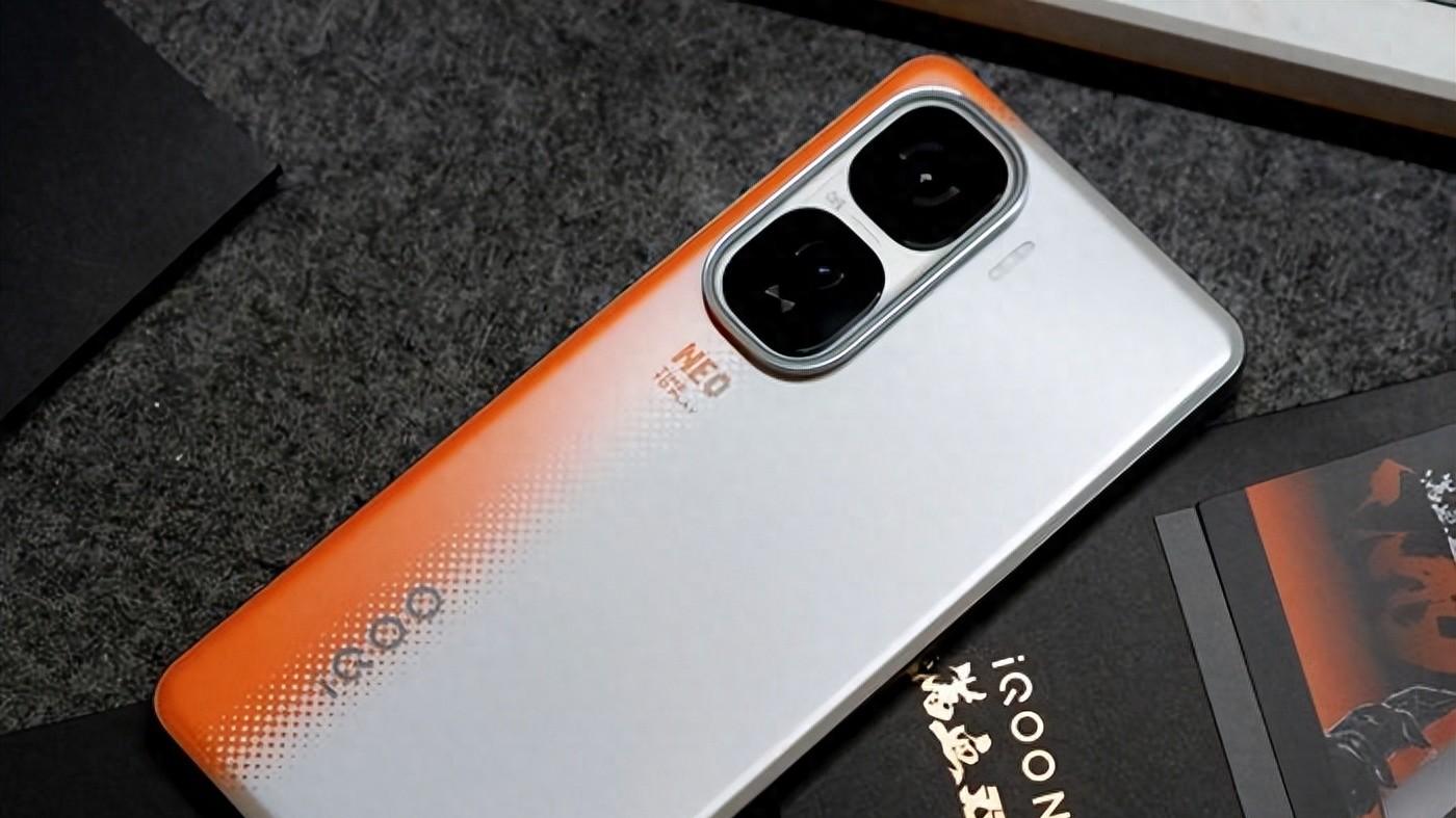 iQOO大方出手，骁龙8Gen3手机降至1529元，还有超声波指纹、120W