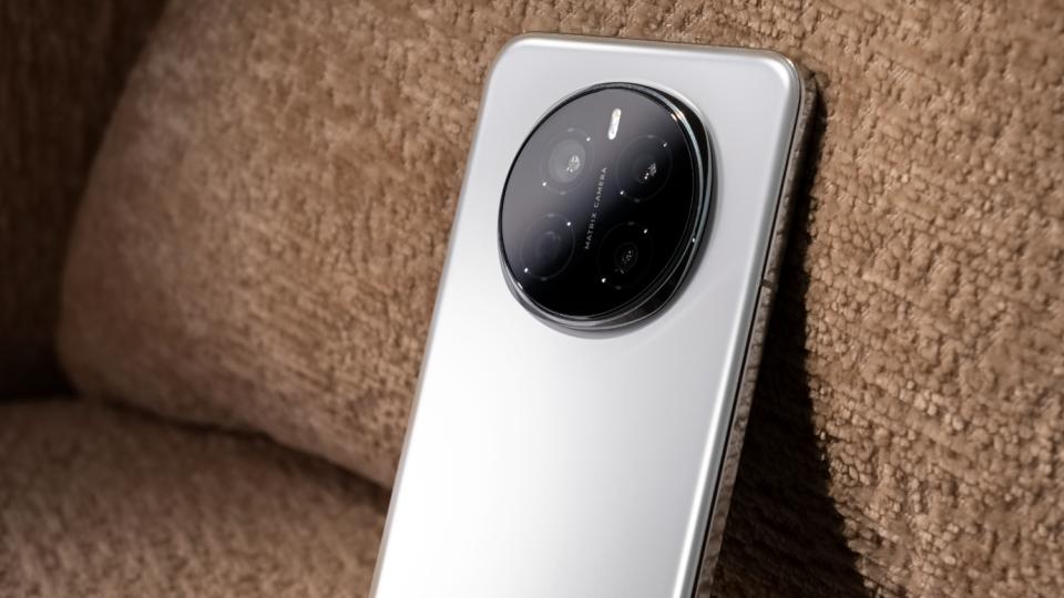 荣耀Magic8小屏版再次被确认：3D人脸+极窄四等边，或是新破局者