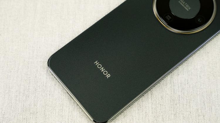 榮耀X70首測：大電池+超強三防，造就細分市場無敵表現