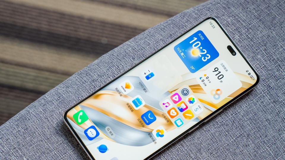 荣耀X70本月发布：8300mAh+无线充，搭载6 Gen4处理器！