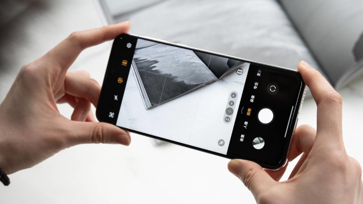 荣耀旗舰机开始清仓，16G+512G跌至冰点价，高配机皇成“真香机”