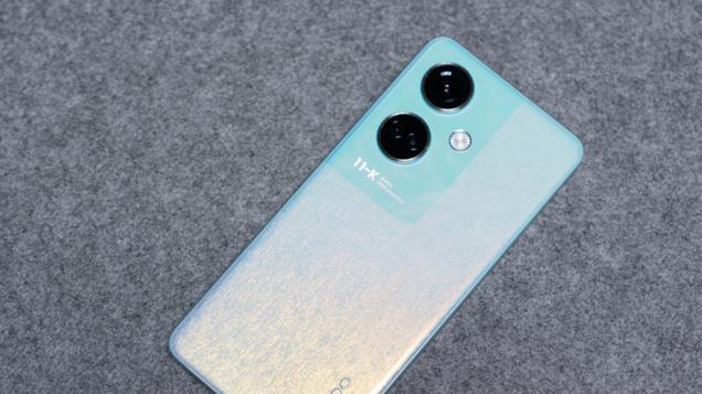 预算不高换新机，这4款体验堪比旗舰，是千元机的“天花板”