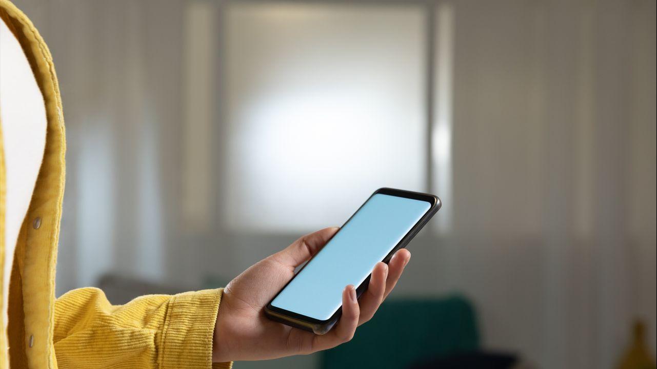 手机屏幕变黄怎么办？别急，这几招教你轻松解决