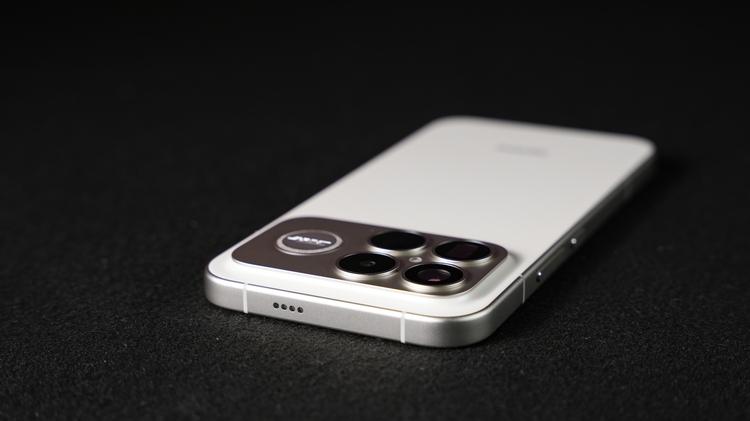 REDMI K90 Pro Max首測：更符合性能玩家喜好的“超大杯”