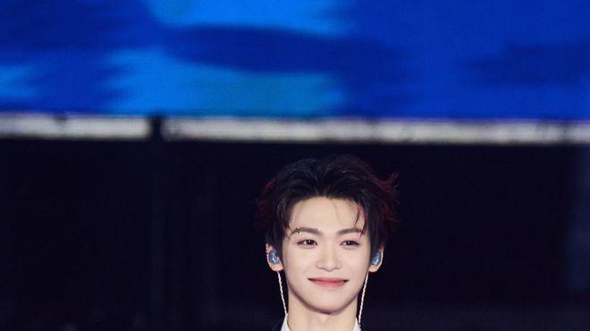 香港火灾后，杨幂，檀健次，田曦薇，梓渝等艺人暂缓一切活动官宣