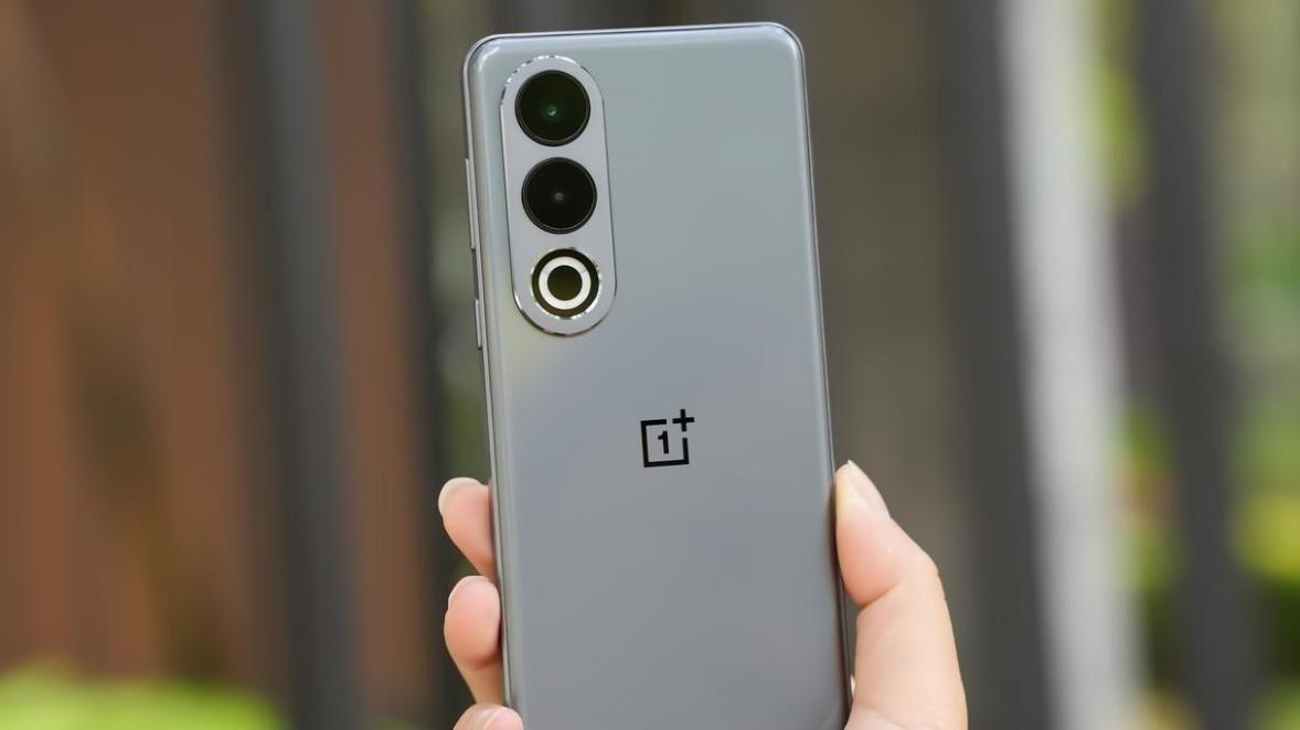 OPPO彻底发飙了，12GB+512GB跌至1676元，高性价比手机很厚道