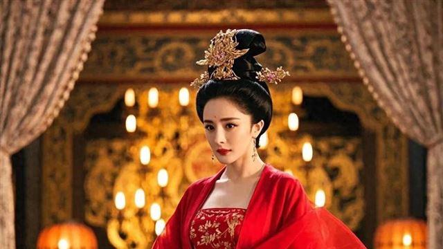 什么叫神还原？杨幂穿红黄色漏肩长裙，还原大唐武媚娘传奇！