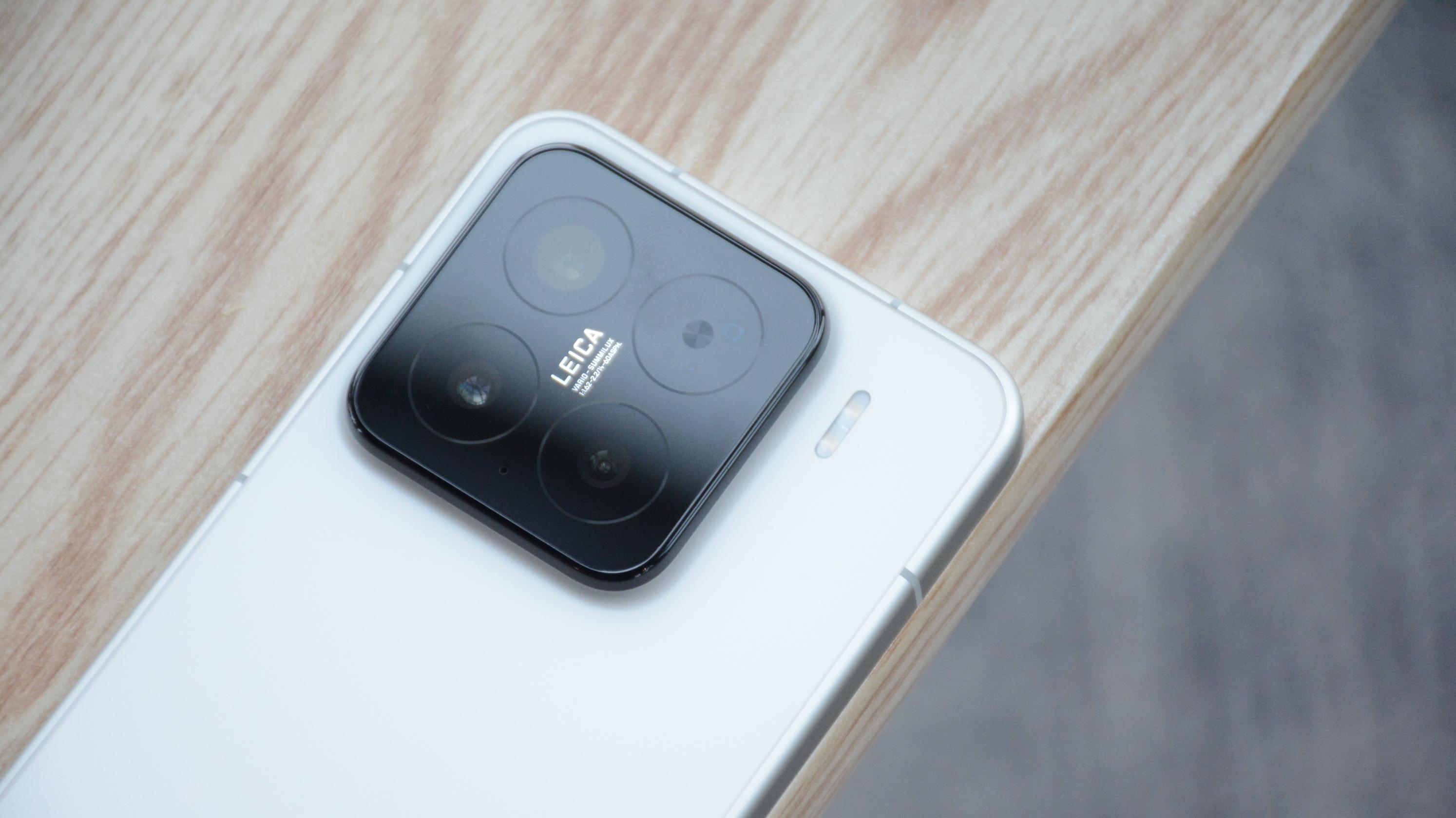 小米16系列配置全新的潛望長(zhǎng)焦鏡頭，讓人期待不已。