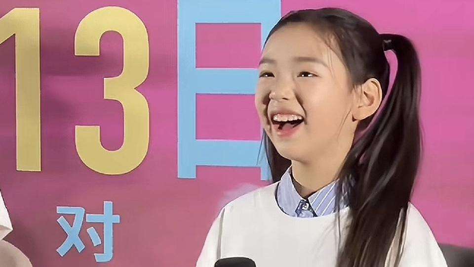 董璇佟丽娅女儿儿子成“官配”，萌化全网